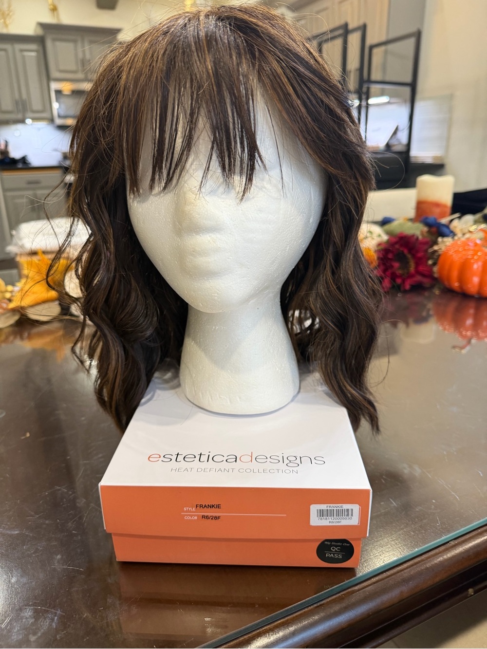 Estetica Frankie Wig Heat Defiant Wig R6/28